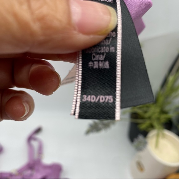 Victoria's Secret Very Sexy Strappy Unlined Balconet Bra in lilac size 34D NEW - Picture 4 of 6